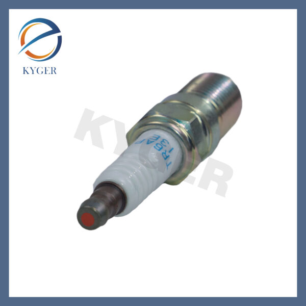 Auto parts Car V6 3.0L Car NGK Spark Plug TR6AP13E C2S46895 7R83-12405-AA XR815349 XR811790 NLP000120 4440367 for Jaguar XJ XF